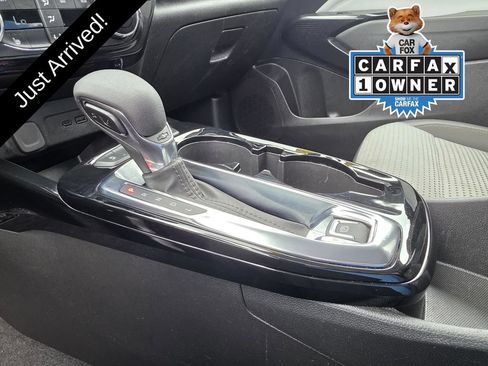 Used 2024 Chevrolet Trax LT w/ LT Convenience Package FWD image 19