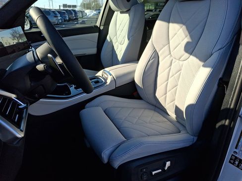 New 2026 BMW X5 xDrive40i w/ M Sport Package image 9