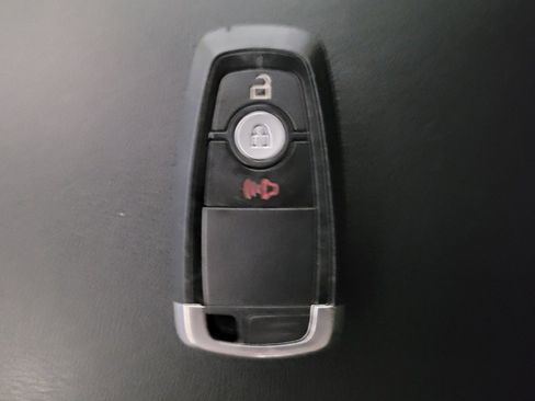 Used 2023 Ford Edge SEL image 32