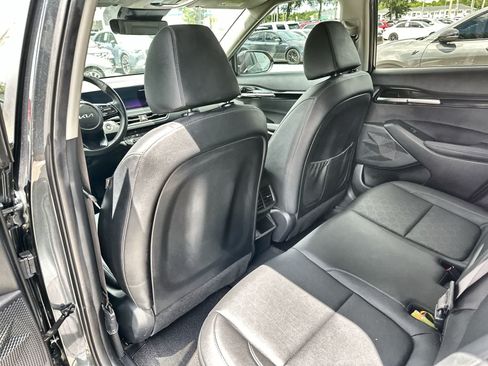 Used 2024 Kia Seltos EX FWD image 18