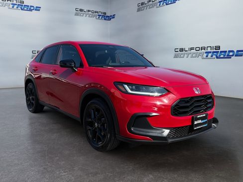 Used 2024 Honda HR-V Sport image 3