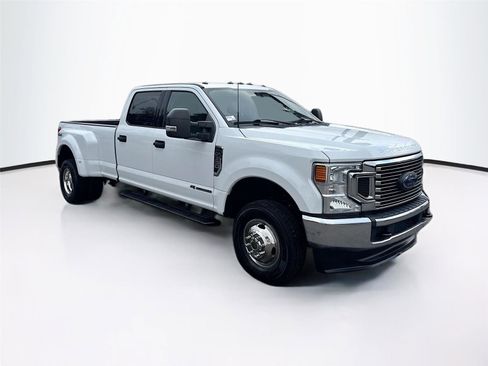 Used 2022 Ford F350 XLT image 2