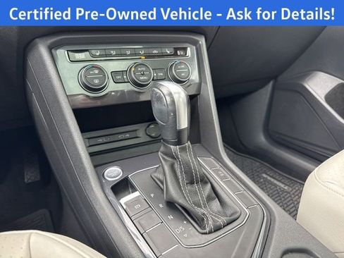 Used 2021 Volkswagen Tiguan SE w/ Panoramic Sunroof Package FWD image 16