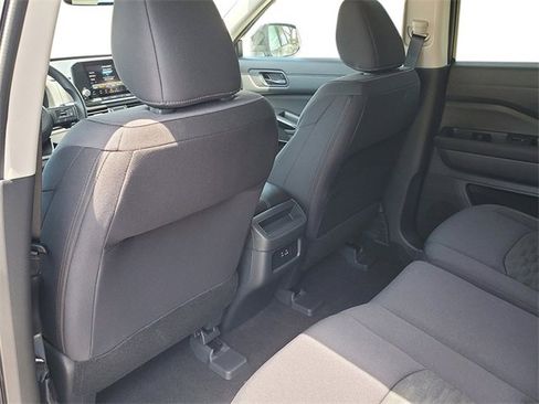 New 2025 Nissan Pathfinder S image 15