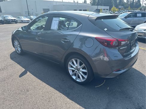 Used 2017 MAZDA MAZDA3 Grand Touring w/ Premium Equipment Package FWD image 4