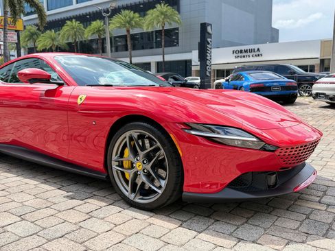 Used 2022 Ferrari Roma RWD image 7