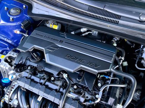 Used 2025 Hyundai Elantra Sport image 31