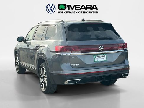 Used 2025 Volkswagen Atlas SE AWD/4WD image 3