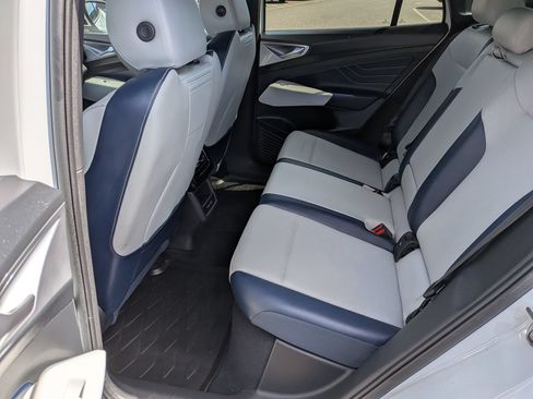 Used 2023 Volkswagen ID.4 Pro S AWD/4WD image 22
