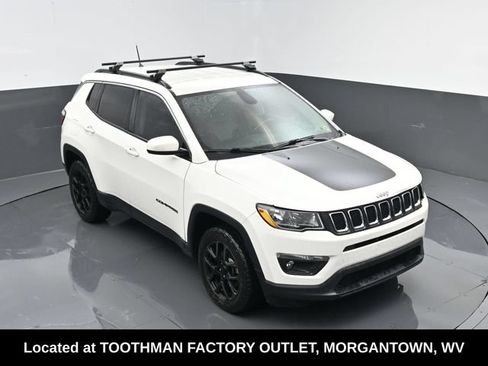 Used 2017 Jeep Compass Latitude AWD/4WD image 18
