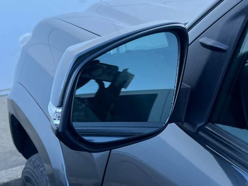 Used 2023 Toyota Tacoma SR5 w/ Technology Package AWD/4WD image 8