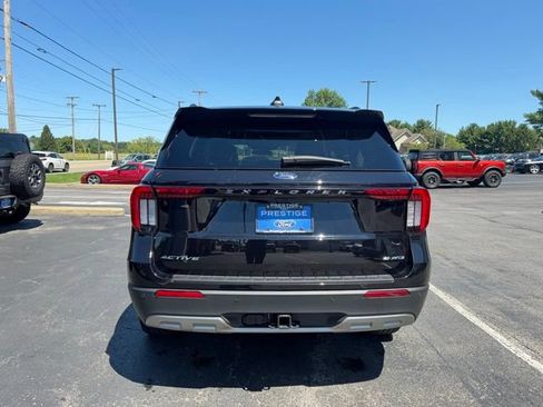 Used 2025 Ford Explorer Active w/ Active Comfort Package AWD/4WD image 5