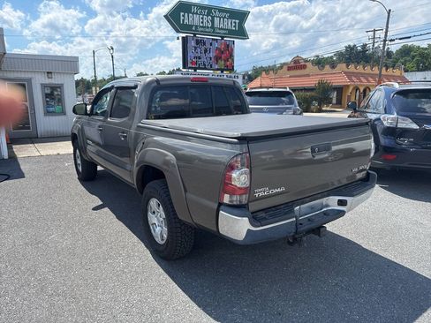 Used 2013 Toyota Tacoma 4x4 Double Cab w/ SR5 Pkg image 4