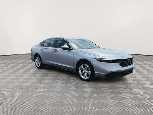 Used 2025 Honda Accord LX image 2