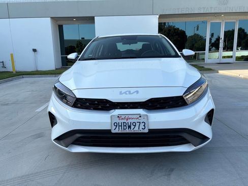 Used 2023 Kia Forte LXS FWD image 2