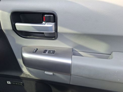 Used 2018 Toyota Sequoia Limited w/ Safety & Convenience Package image 36