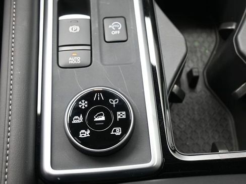 New 2026 Nissan Pathfinder SL w/ SL Premium Package image 9