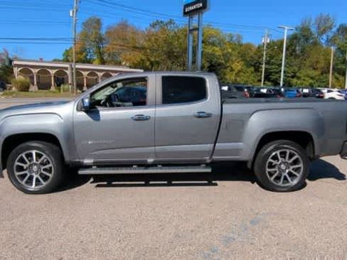 Certified 2022 GMC Canyon Denali image 5