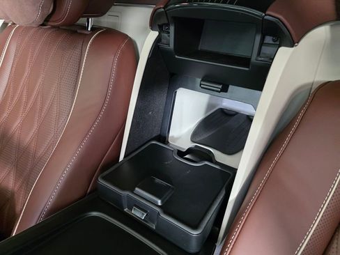 Certified 2025 Mercedes-Benz Maybach GLS 600 4MATIC image 17