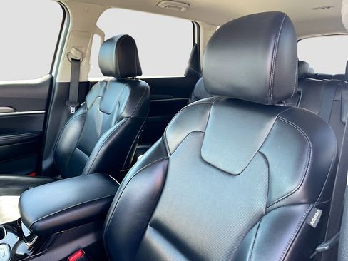 Used 2022 Kia Telluride LX FWD image 21