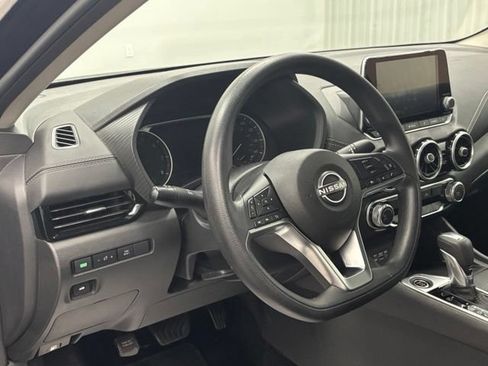 Used 2024 Nissan Sentra SV FWD image 14
