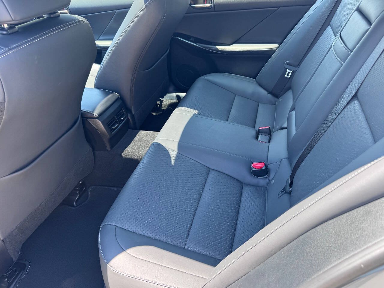 Used 2024 Lexus IS 350 F Sport RWD image 13