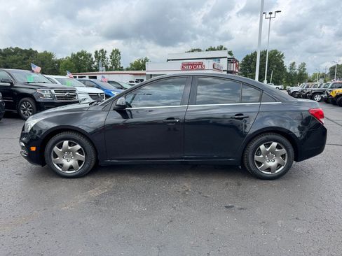 Used 2016 Chevrolet Cruze LT FWD image 2