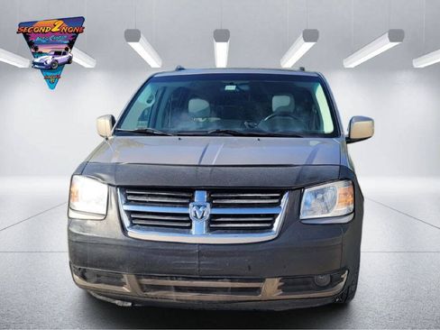 Used 2008 Dodge Grand Caravan SXT FWD image 2