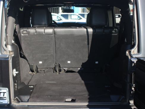 Used 2017 Jeep Wrangler 75th Anniversary image 13