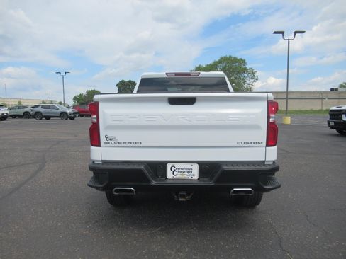Used 2021 Chevrolet Silverado 1500 Custom Trail Boss AWD/4WD image 6