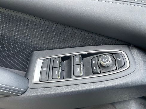 Used 2023 Subaru Ascent Limited w/ Technology Package image 9