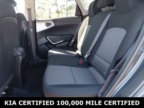 Certified 2025 Kia Soul LX image 22