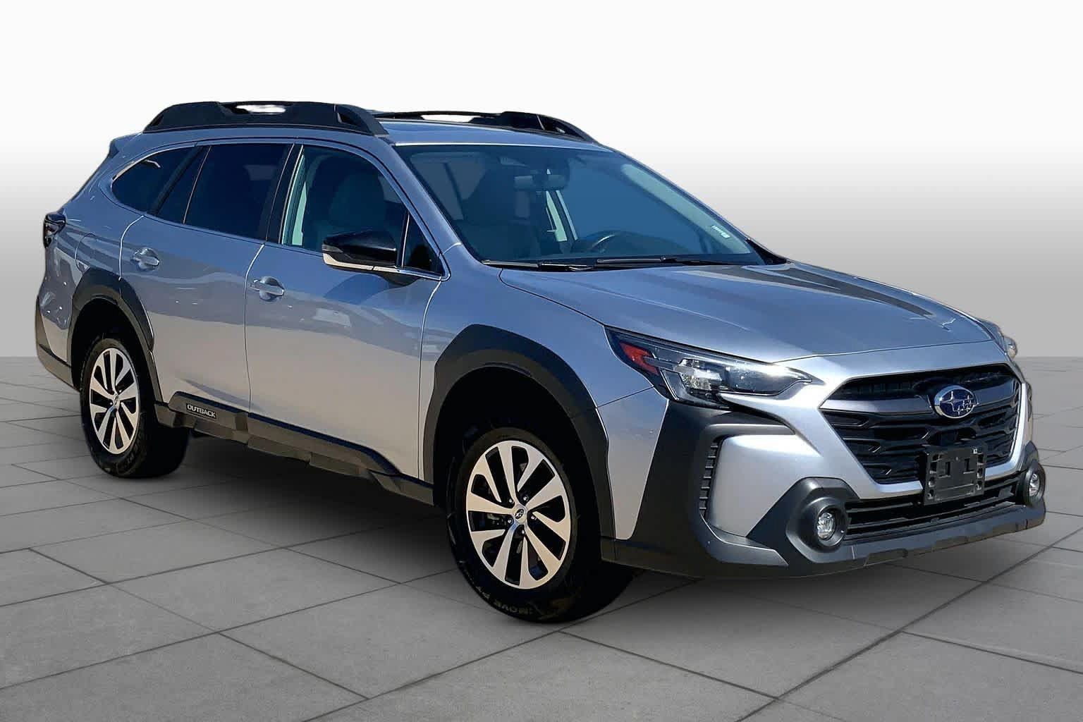 Used 2025 Subaru Outback Premium AWD/4WD image 3