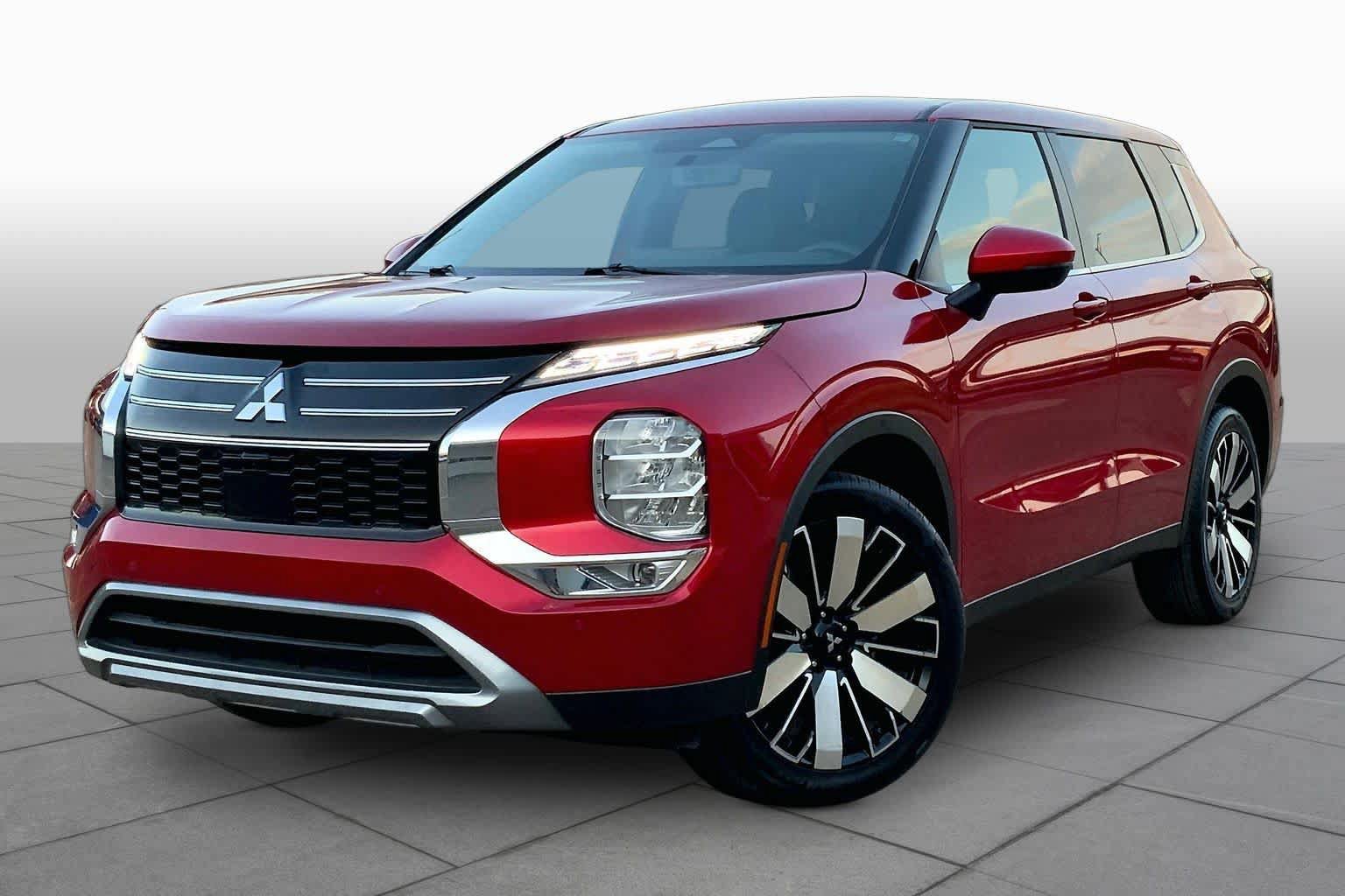 Used 2025 Mitsubishi Outlander SE FWD image 1