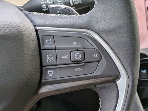 New 2026 Jeep Grand Cherokee L Limited w/ Luxury Tech Group II AWD/4WD image 28