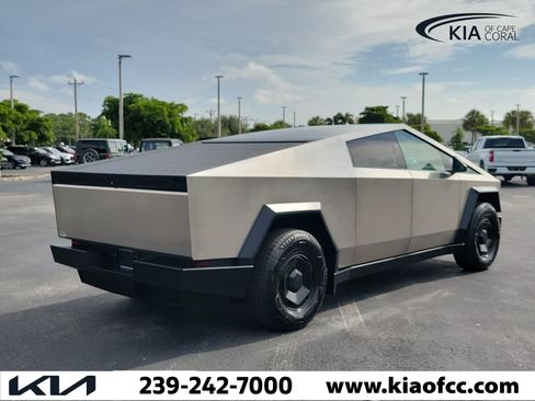 Used 2026 Tesla Cybertruck AWD Crew Cab image 6