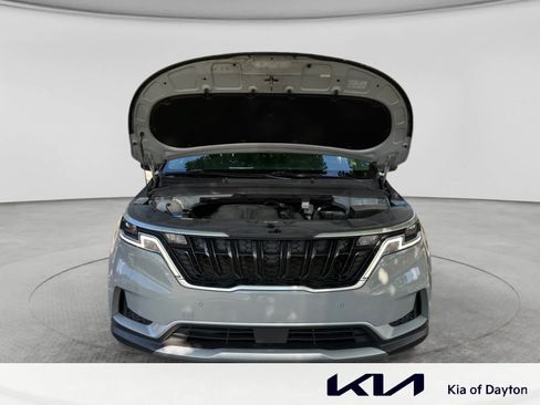 Used 2024 Kia Carnival EX FWD image 24