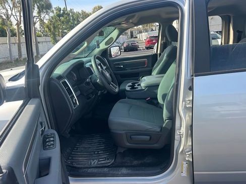 Used 2017 RAM 1500 Classic SLT RWD image 7