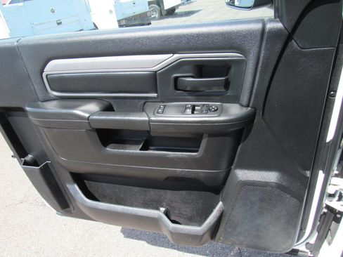 Used 2020 RAM 2500 Tradesman w/ Chrome Appearance Group RWD image 13
