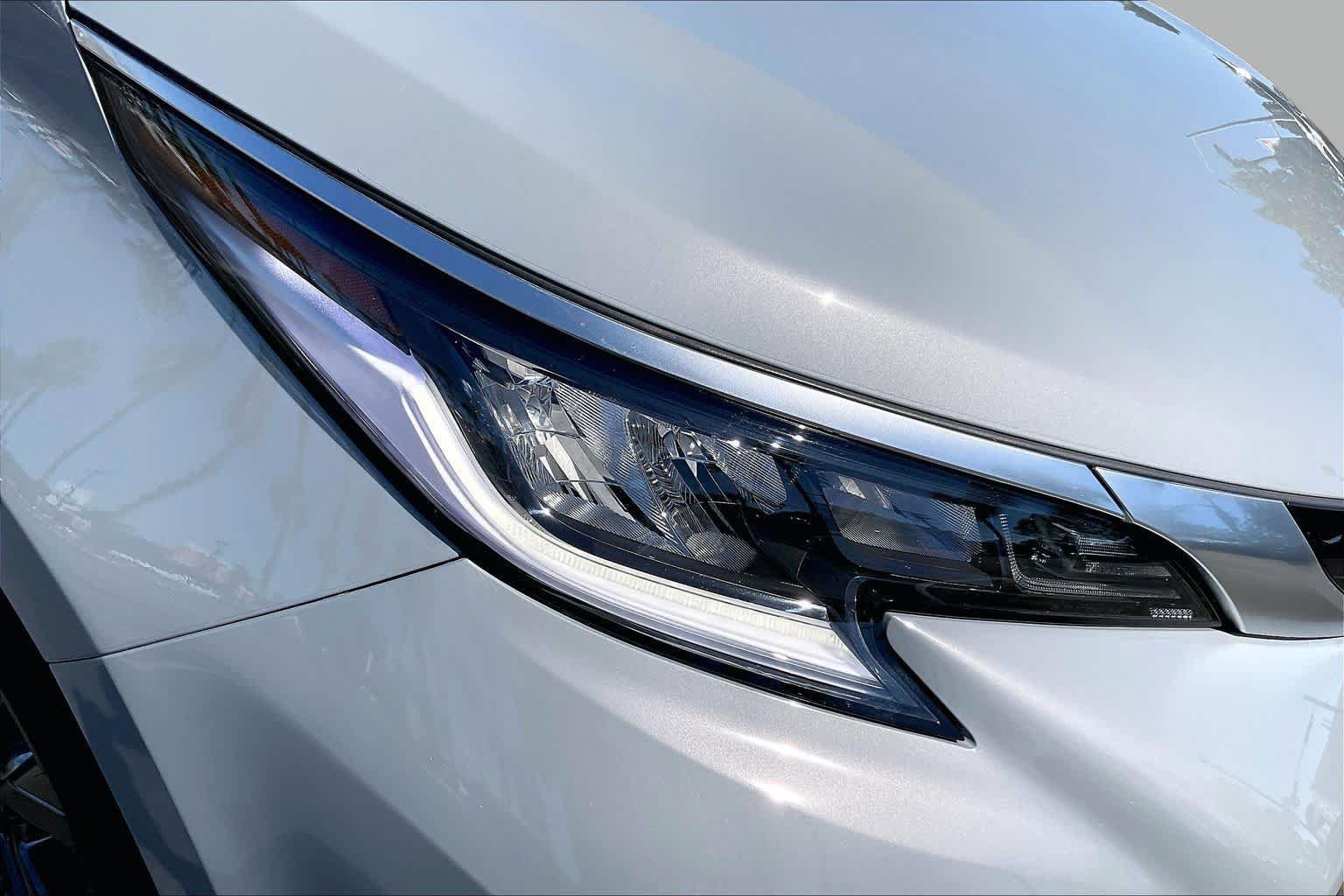 Used 2024 Toyota Sienna XSE w/ XSE Premium Package FWD image 27
