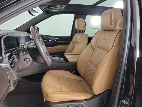 Used 2022 Cadillac Escalade Sport w/ Touring Package RWD image 18