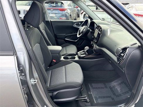 Used 2023 Kia Soul EX image 9