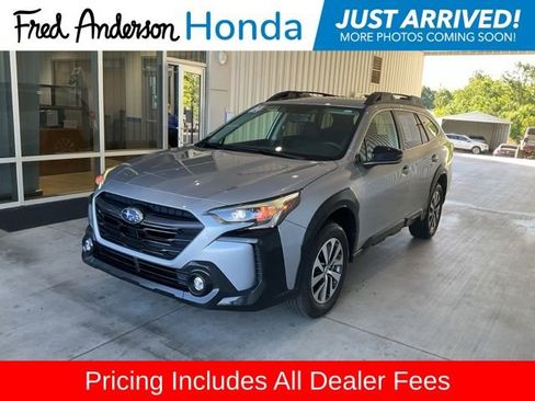 Used 2024 Subaru Outback Premium AWD/4WD image 1