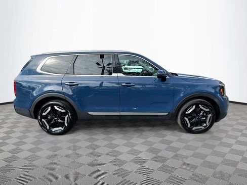 Used 2025 Kia Telluride S image 5
