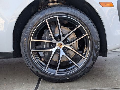 New 2026 Porsche Macan image 29