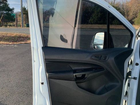 Used 2017 Ford Transit Connect XL image 35