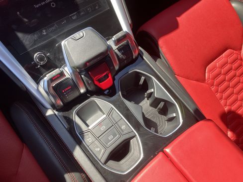 Used 2022 Lamborghini Urus image 75