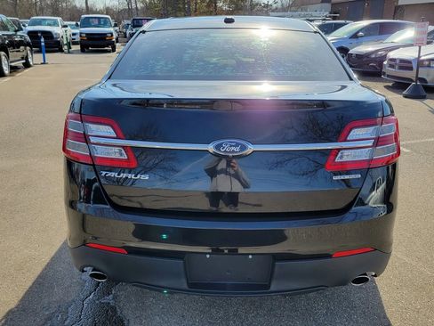 Used 2017 Ford Taurus SE image 11