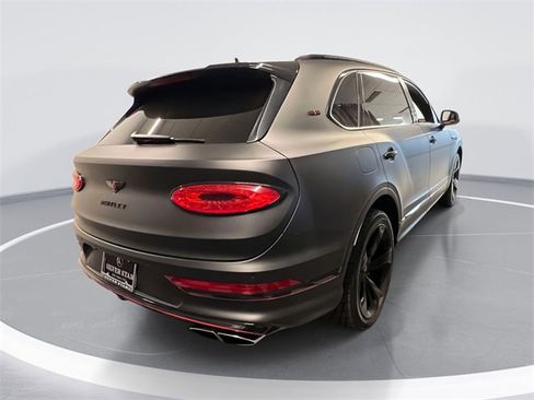 Used 2023 Bentley Bentayga Extended Wheelbase image 4