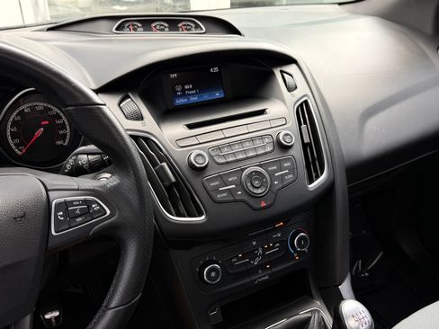 Used 2016 Ford Focus ST FWD image 35